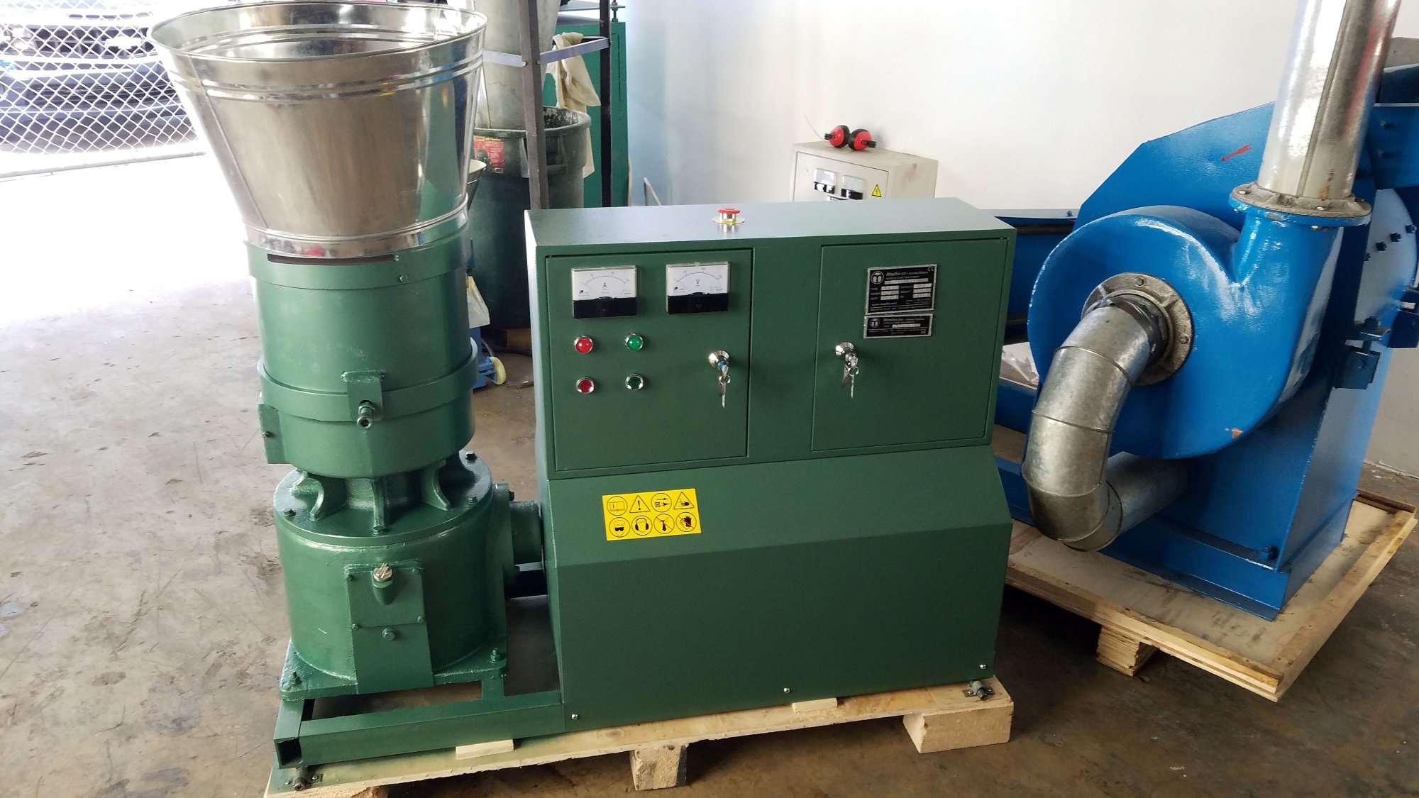 Peletizadora eléctrica 22 kW para pellets balanceados – MKFD360C